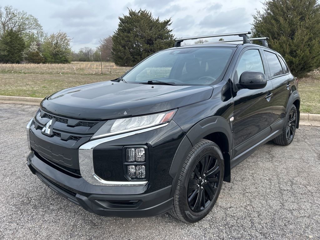 Used 2025 Mitsubishi Outlander Sport SE image 1