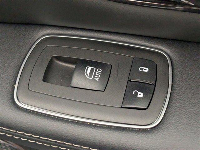 Used 2024 RAM 1500 Limited w/ Body Color Bumper Group image 36