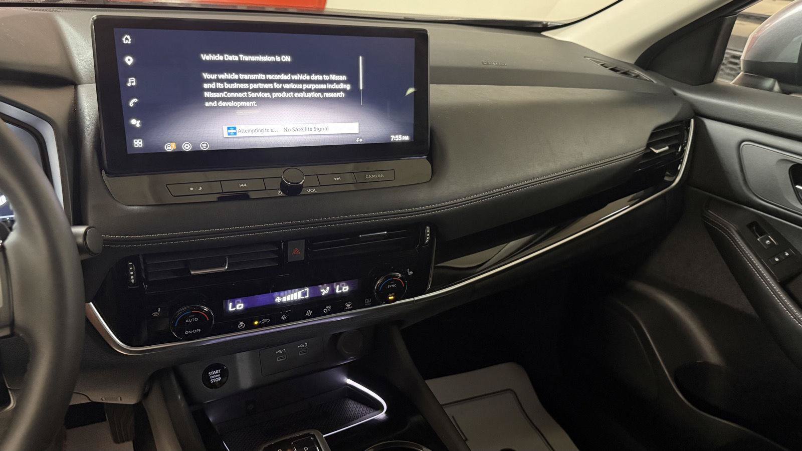 Used 2025 Nissan Rogue SL AWD/4WD image 10