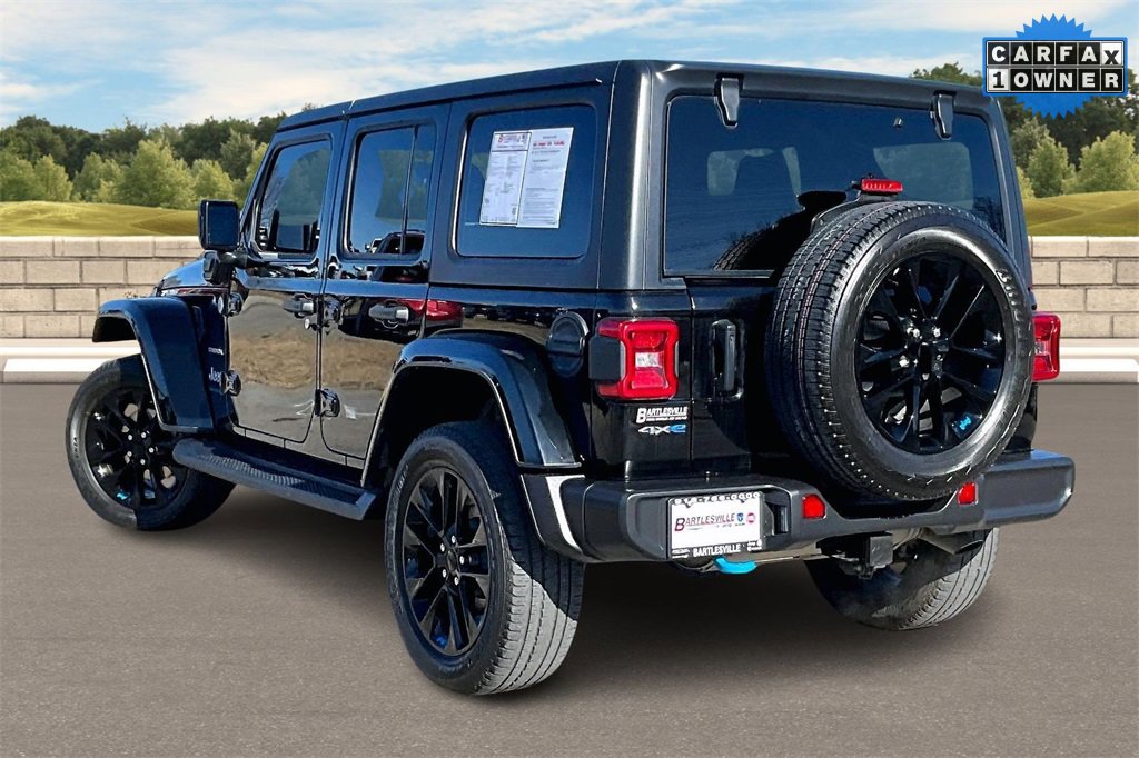 Used 2023 Jeep Wrangler Unlimited Sahara w/ Dual Top Group image 9