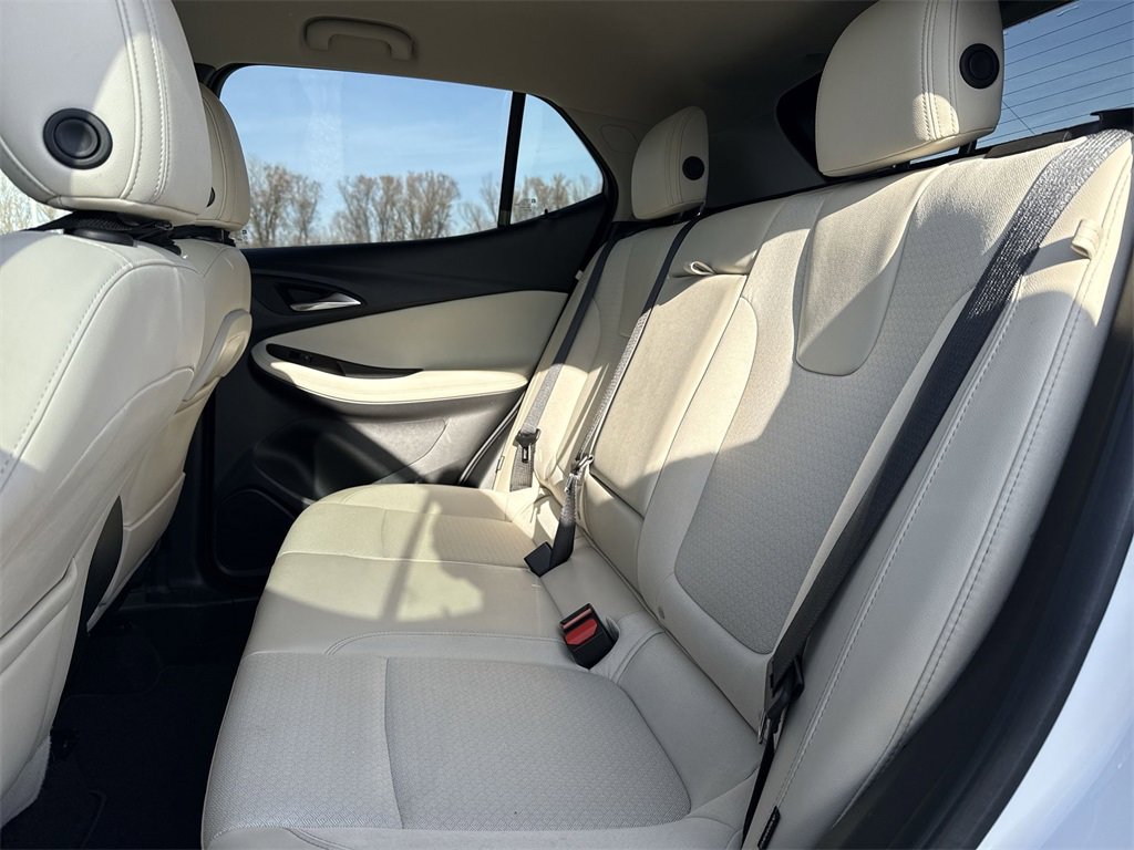 Used 2022 Buick Encore GX Select image 24