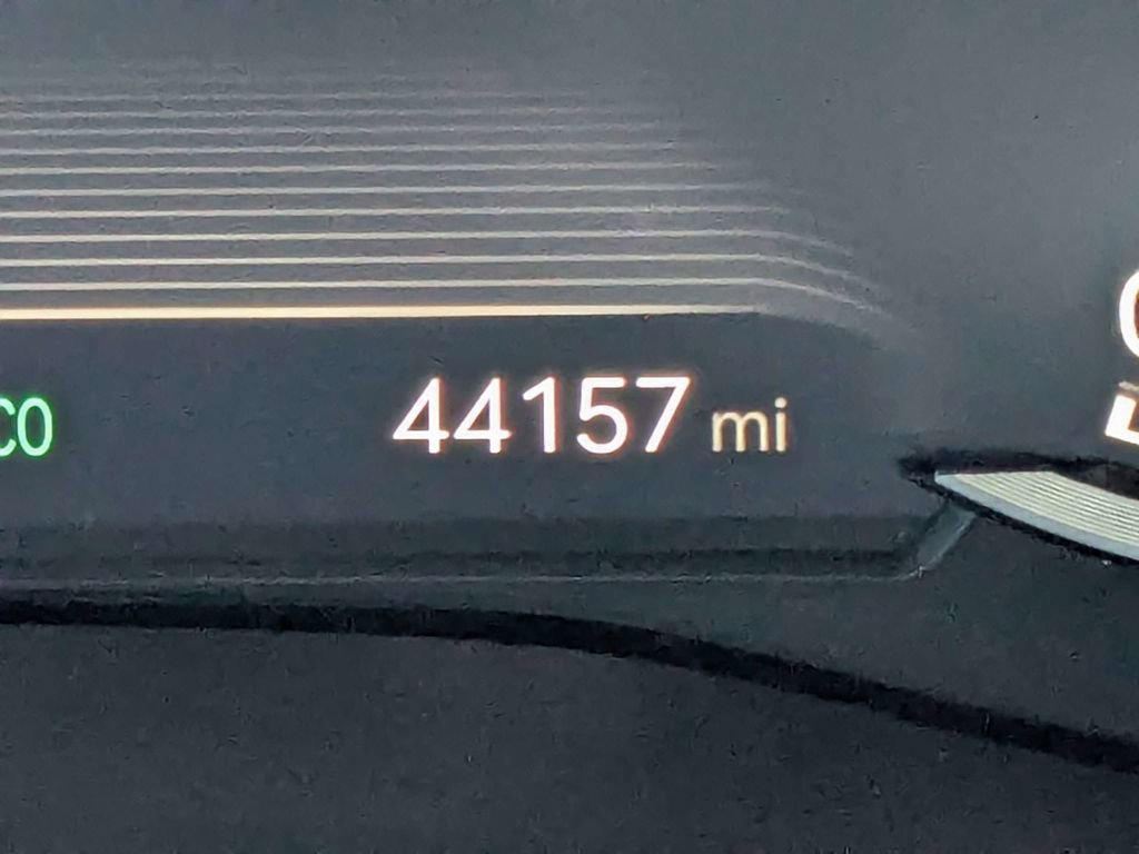 Used 2023 Genesis G70 2.0T image 27