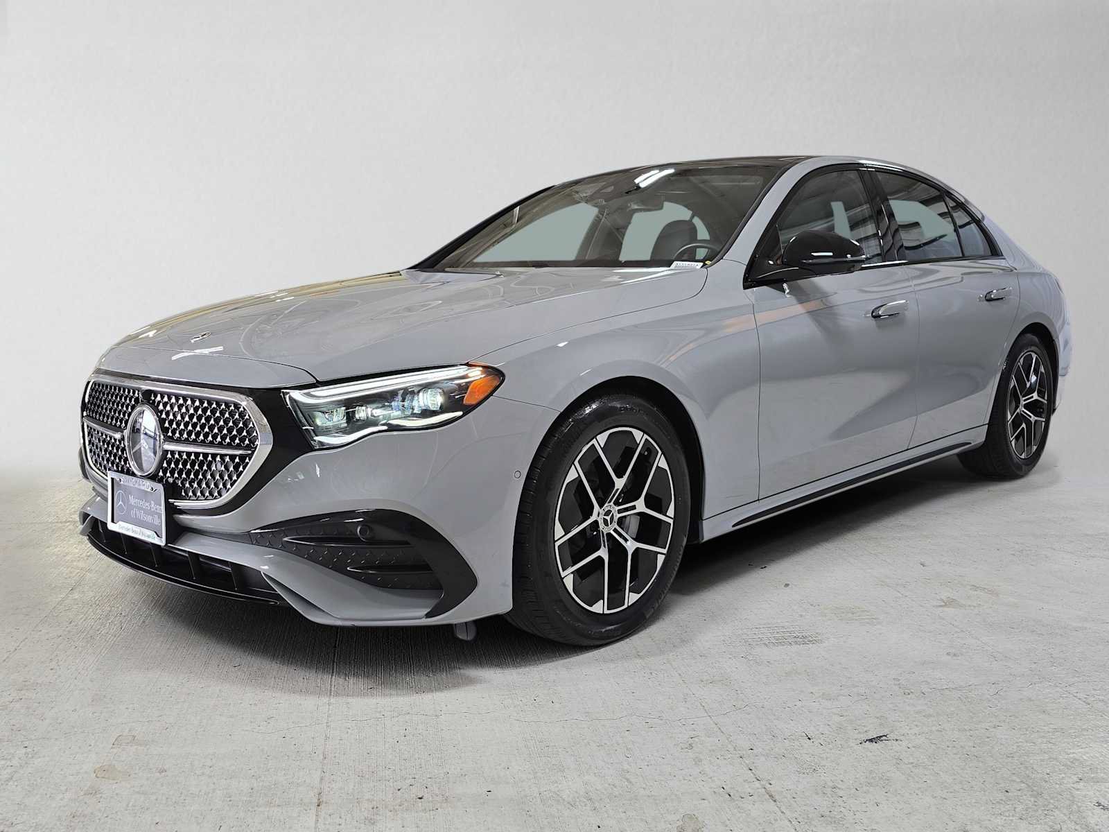 Used 2025 Mercedes-Benz E 350 4MATIC Sedan image 7