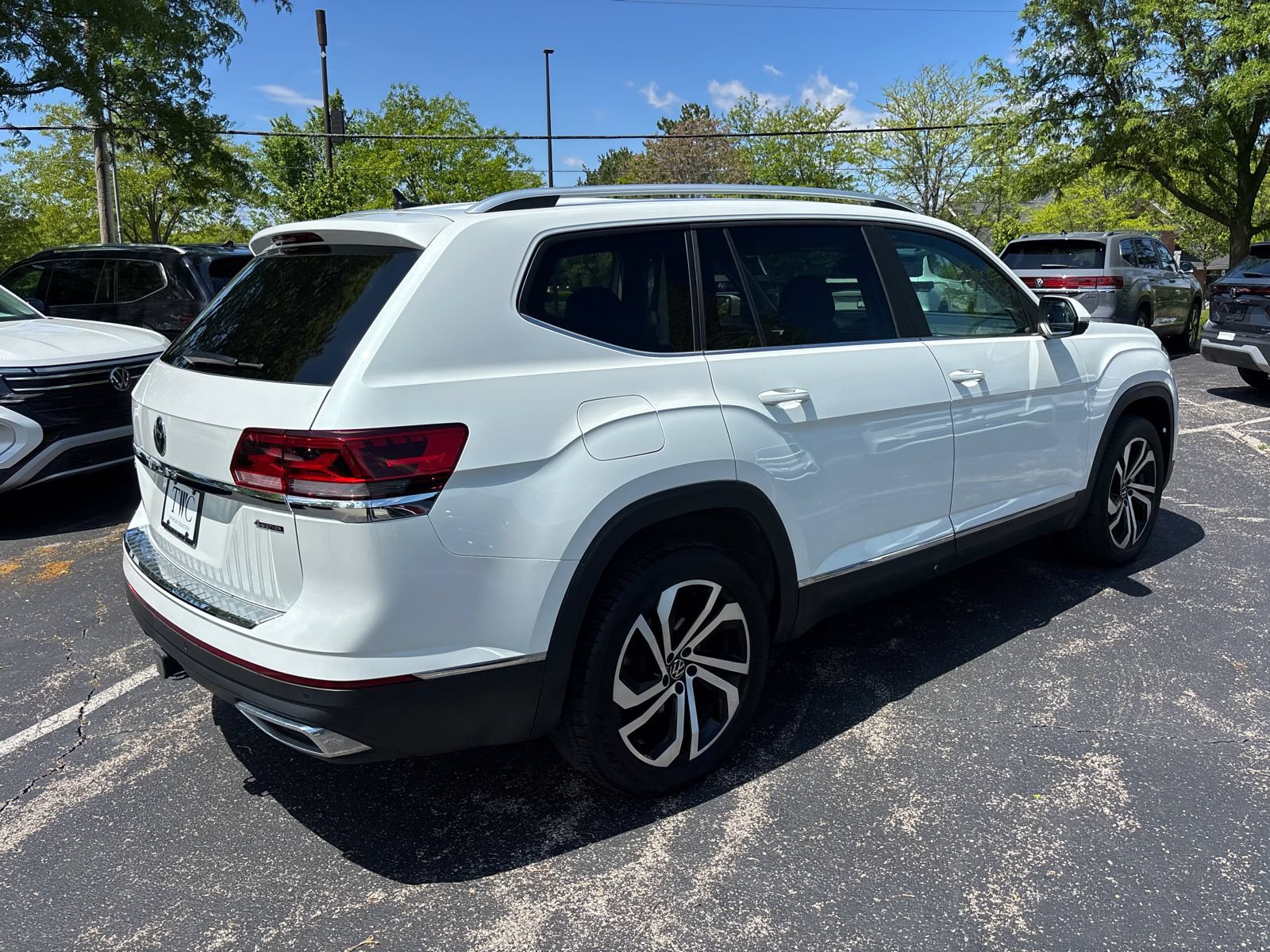 Used 2023 Volkswagen Atlas SEL AWD/4WD image 5
