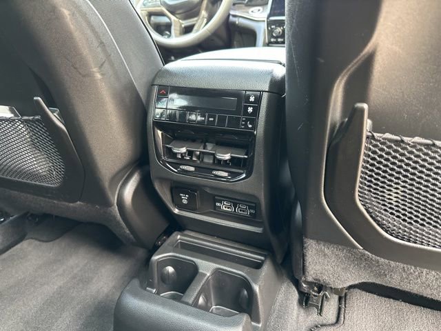 Used 2024 Jeep Grand Cherokee L Limited w/ Luxury Tech Group II image 18