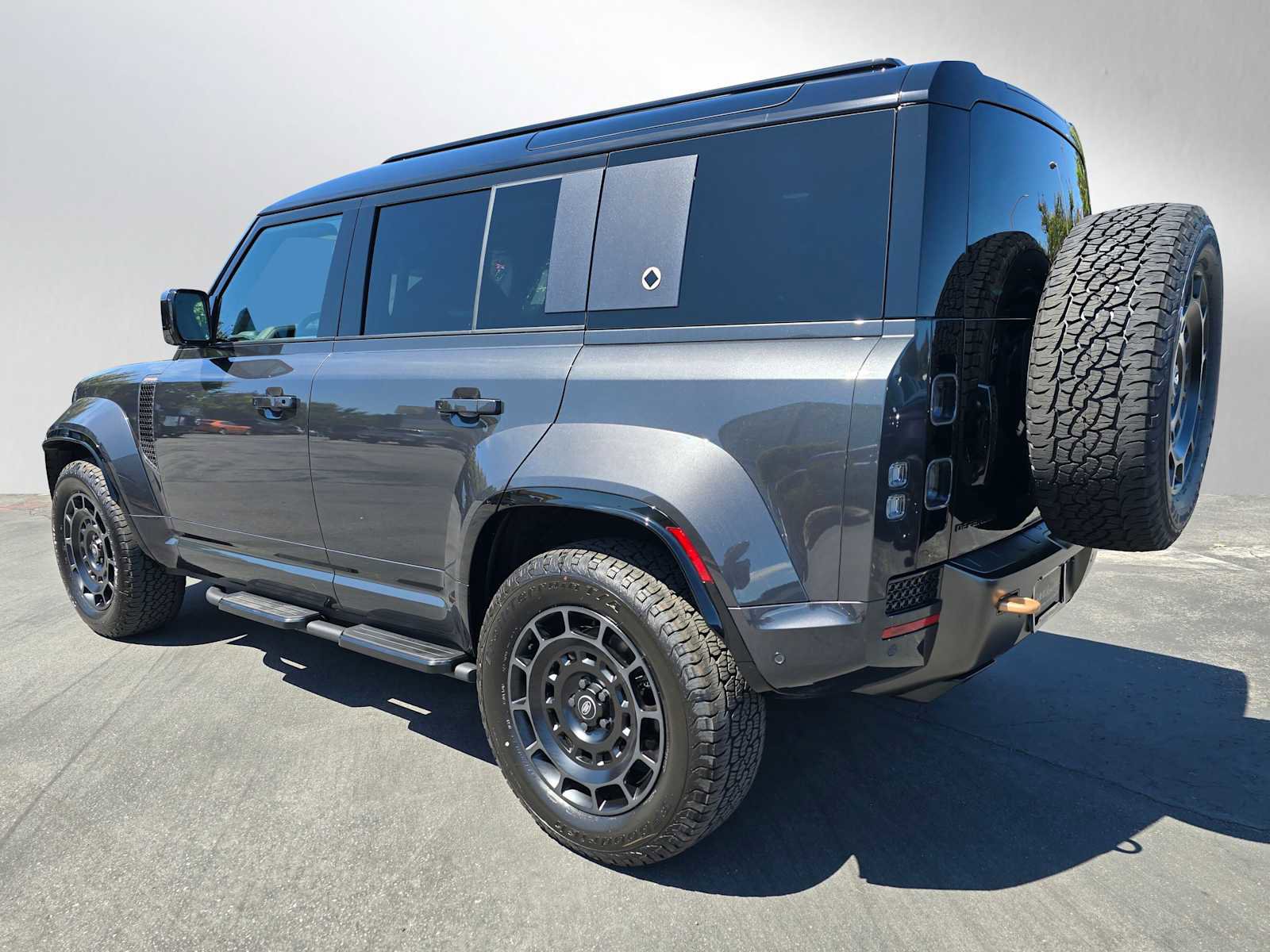 New 2025 Land Rover Defender 110 image 5