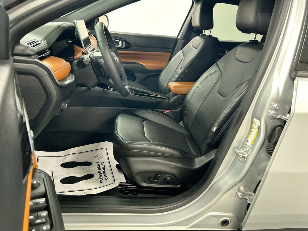 Used 2024 Jeep Compass Limited w/ Elite Group image 9