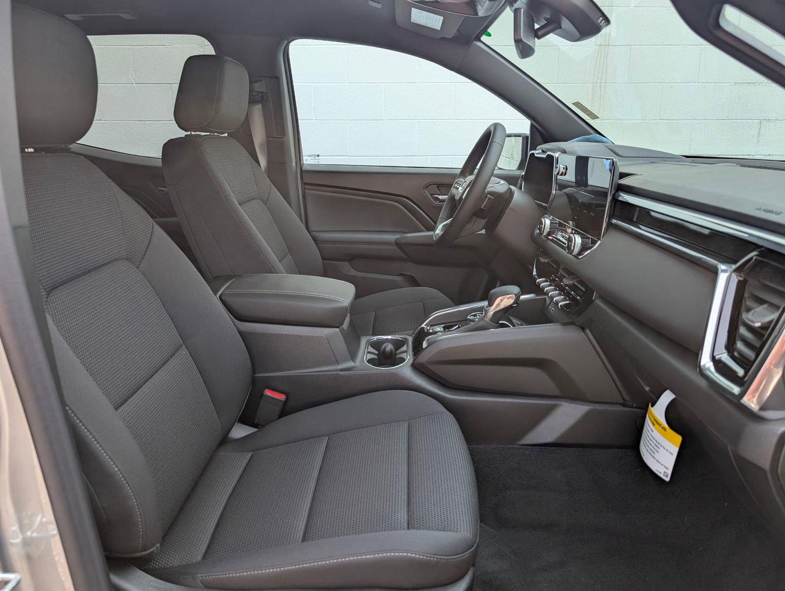 New 2025 GMC Canyon Elevation w/ Convenience Package image 28