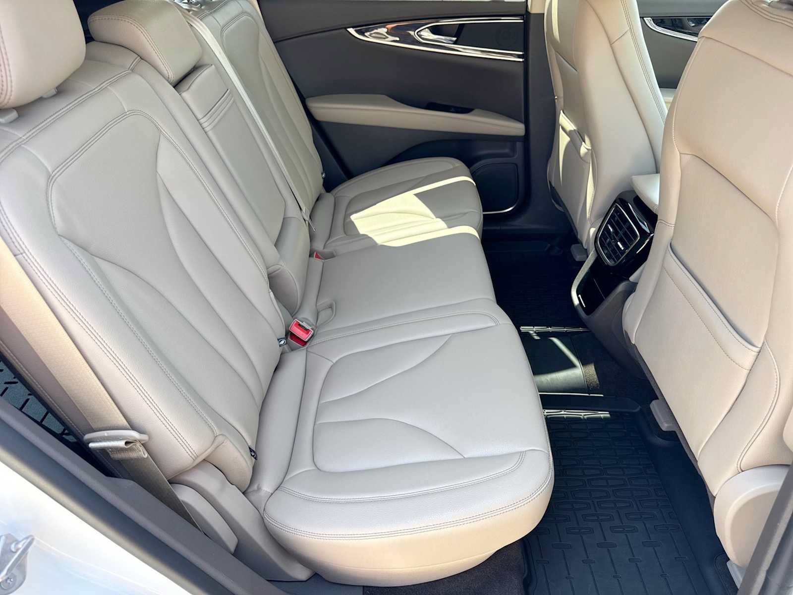 Used 2023 Lincoln Nautilus AWD w/ Premium Package image 19