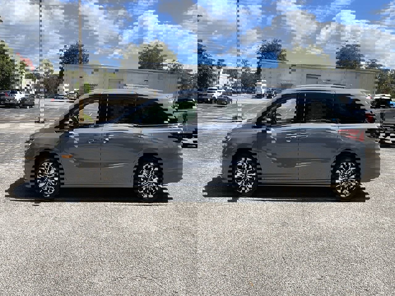 New 2026 Honda Odyssey Elite image 3