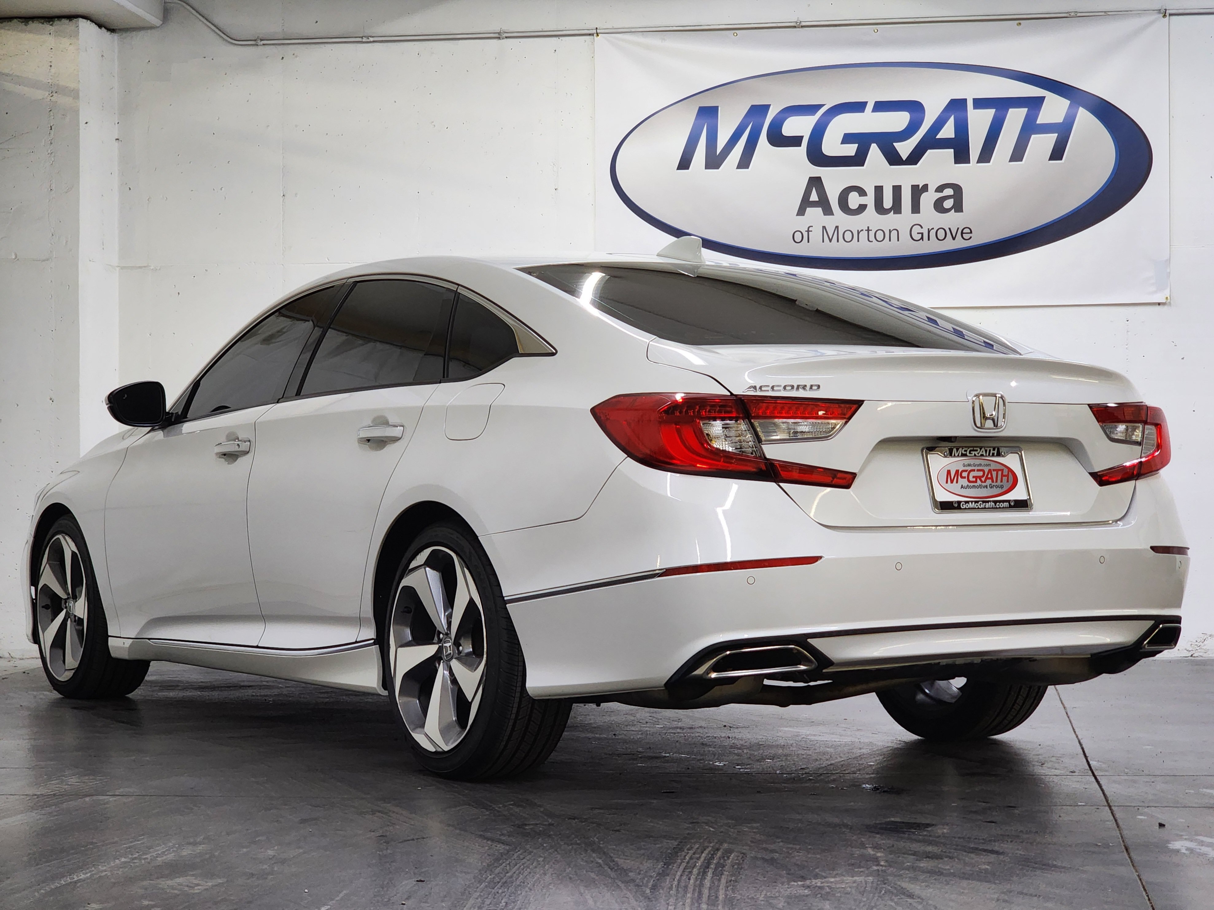 Used 2018 Honda Accord Touring image 9