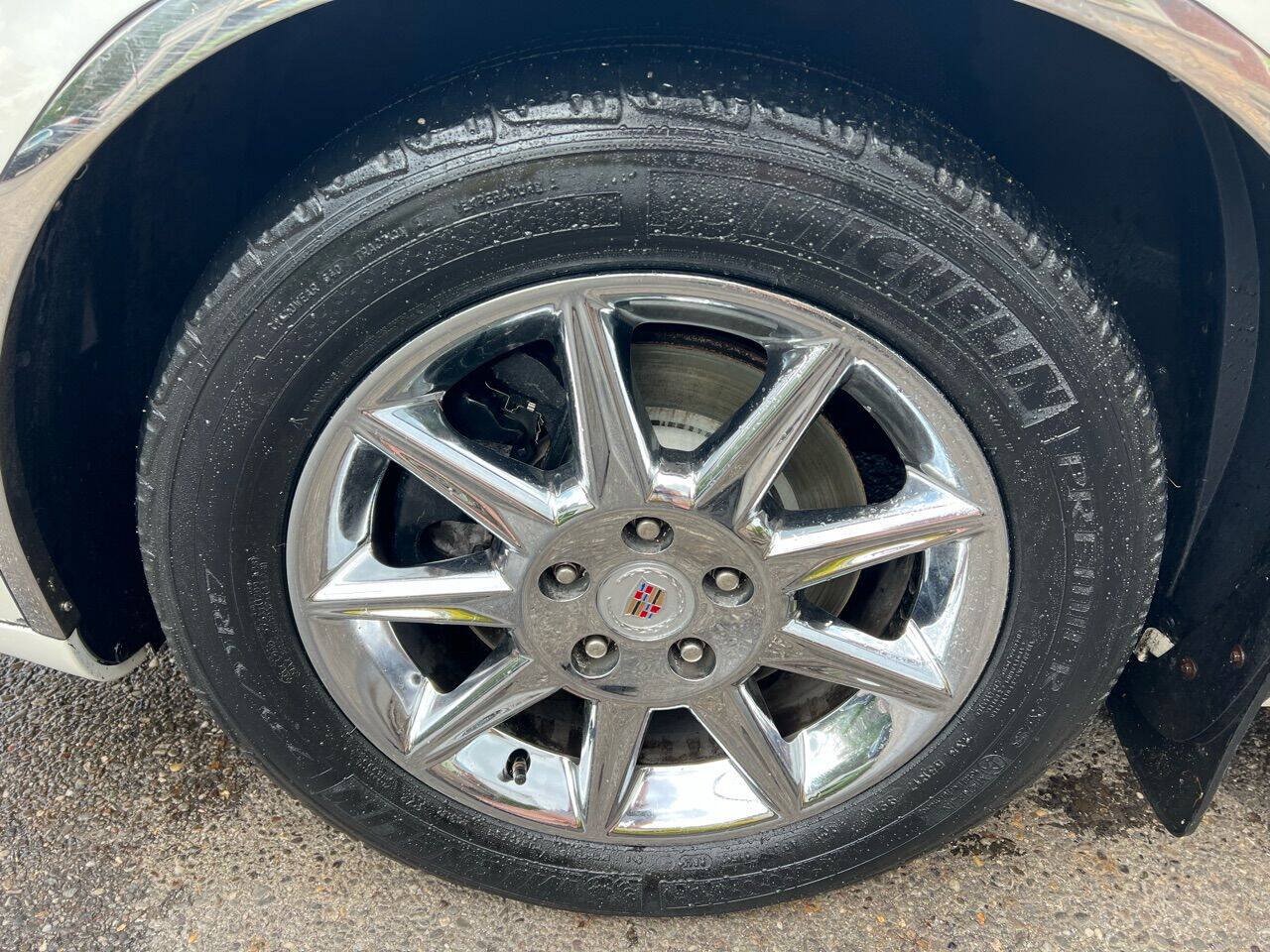 Used 2011 Cadillac DTS Luxury FWD image 29