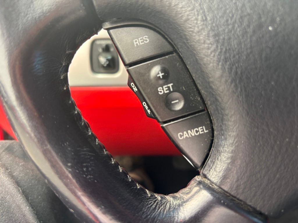 Used 2005 Ford Thunderbird RWD image 22