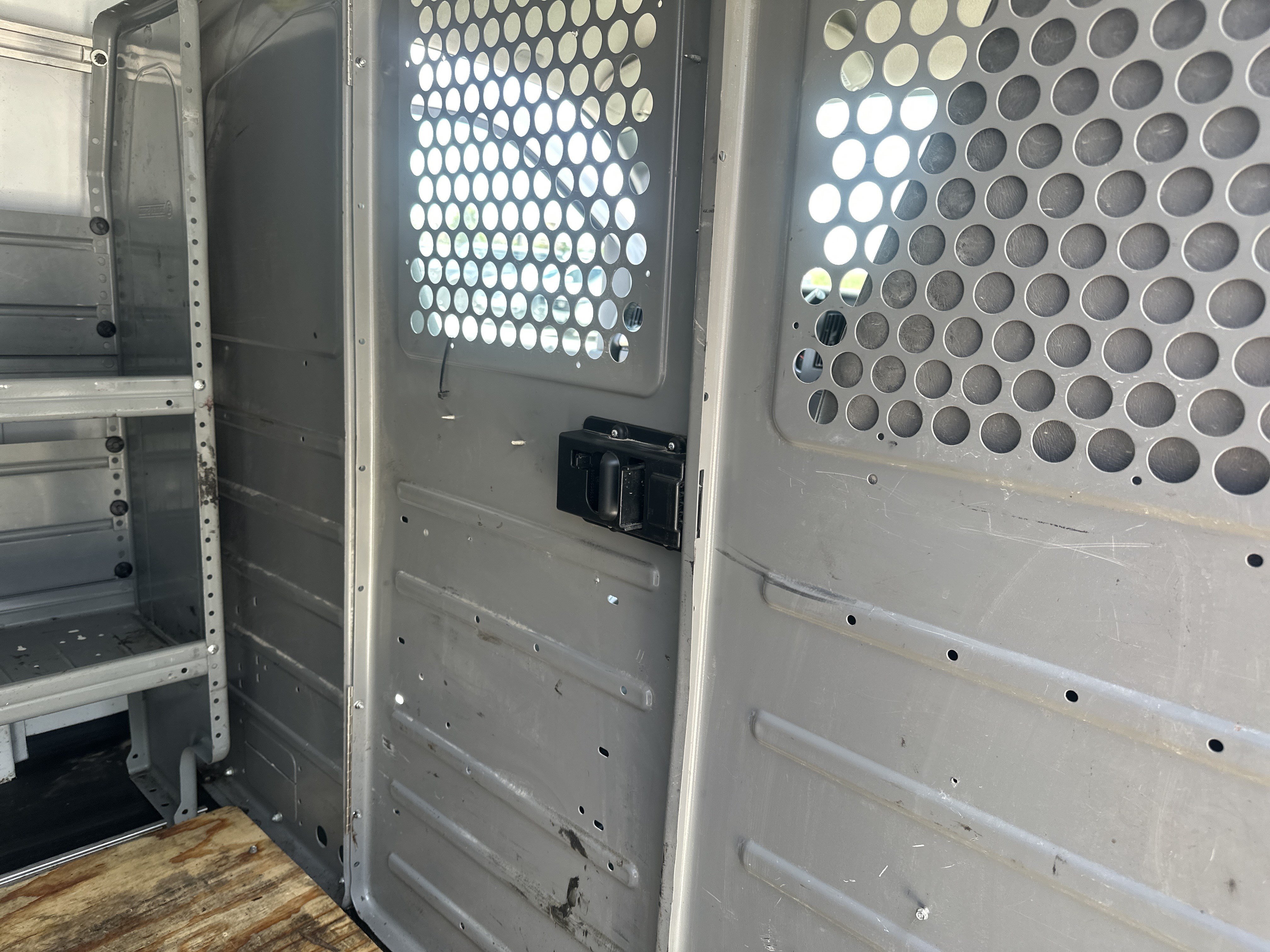 Used 2019 Chevrolet Express 3500 w/ Driver Convenience Package RWD image 30