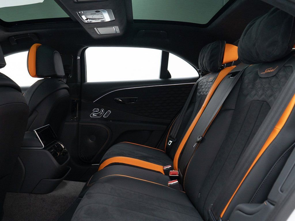 Used 2025 Bentley Flying Spur Plug-In Hybrid image 24