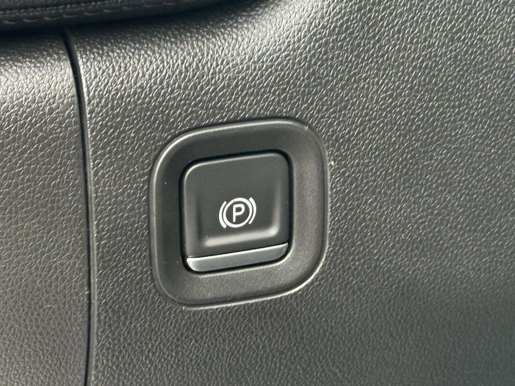 Used 2021 Chevrolet Silverado 1500 LT w/ All Star Edition Plus image 28