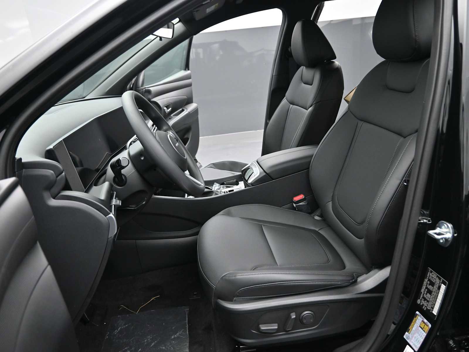 Certified 2025 Hyundai Santa Cruz SEL image 15