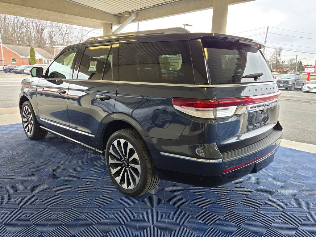 Used 2022 Lincoln Navigator Reserve image 5