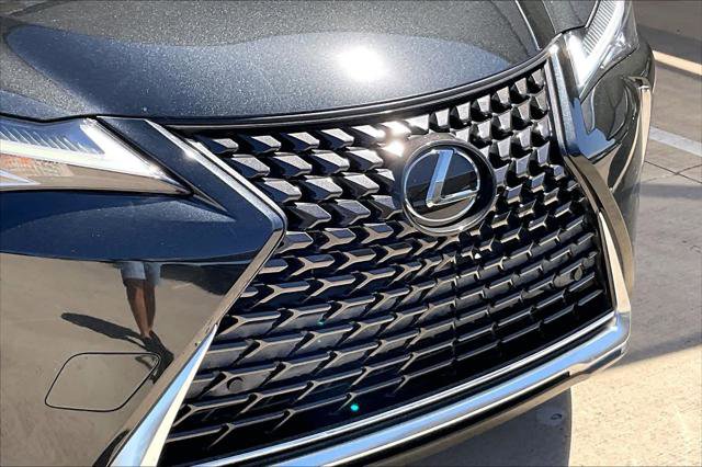 Used 2020 Lexus UX 200 w/ Premium Package FWD image 30