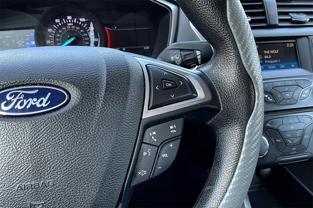 Used 2018 Ford Fusion SE image 19