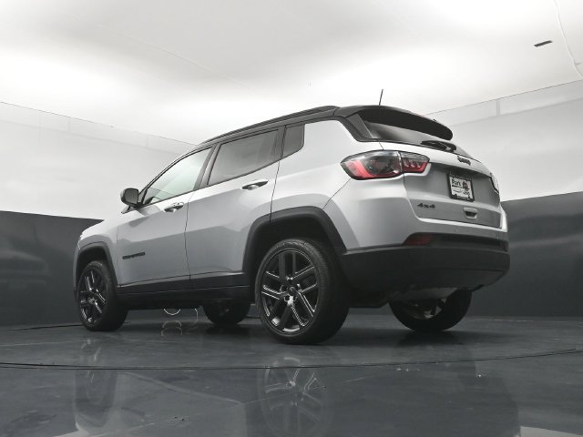 New 2026 Jeep Compass Limited w/ Sun, Sound & Navigation Group AWD/4WD image 22