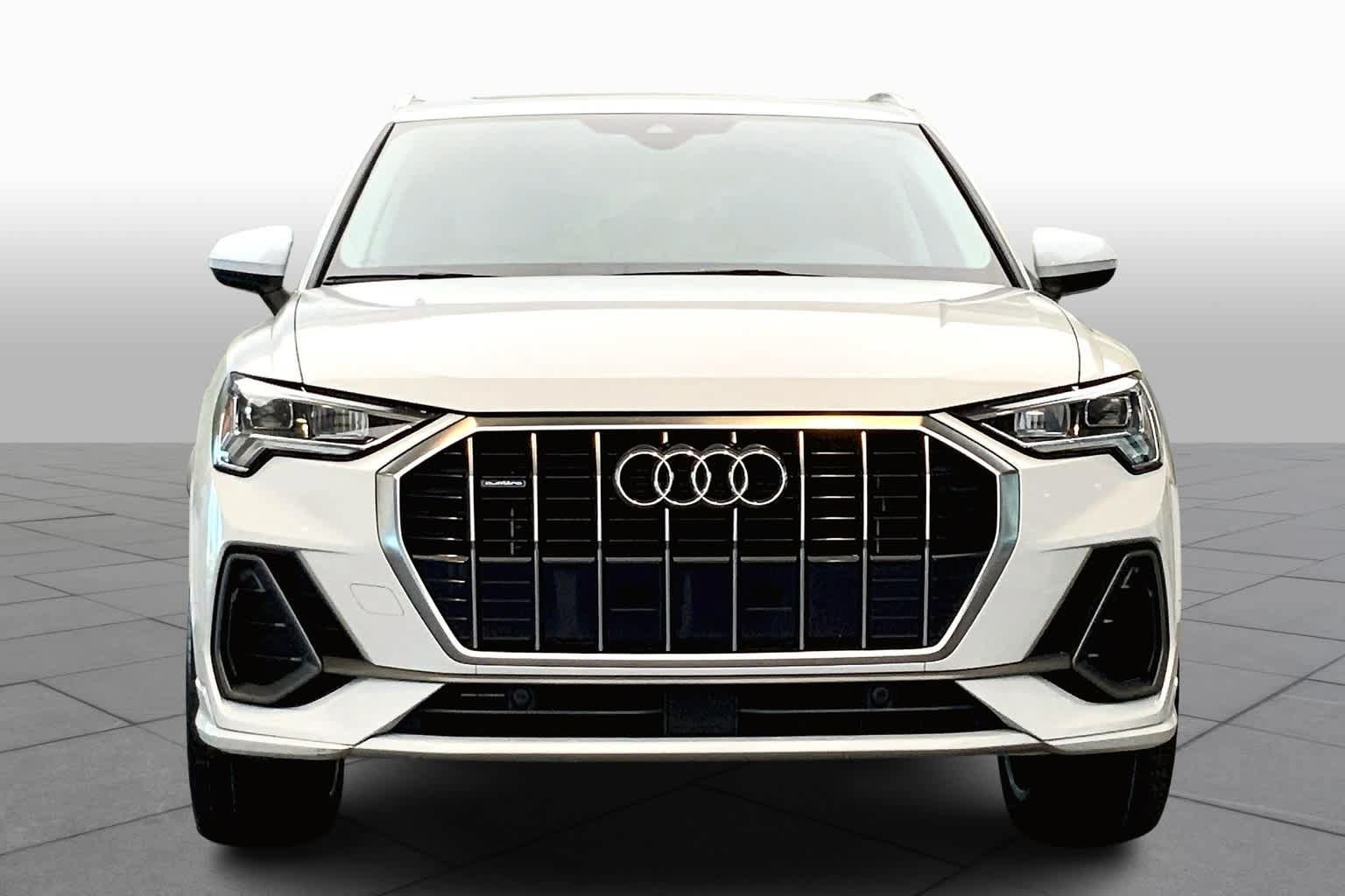 Used 2020 Audi Q3 2.0T Premium Plus w/ Premium Plus Package AWD/4WD image 4