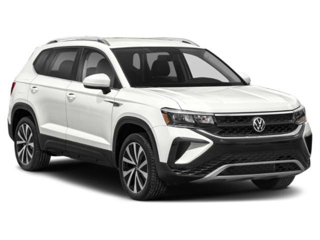 Used 2023 Volkswagen Taos SE w/ Panoramic Sunroof Package FWD image 9