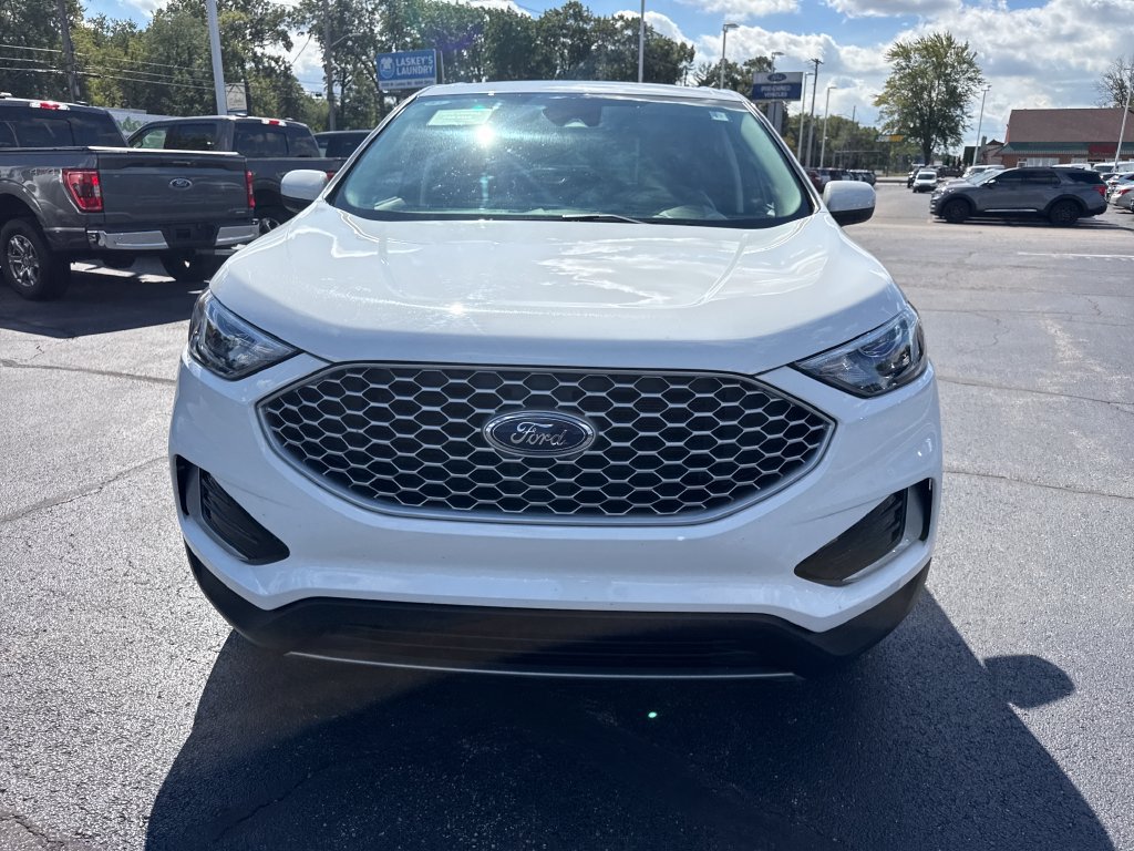 Used 2024 Ford Edge SEL AWD/4WD image 3