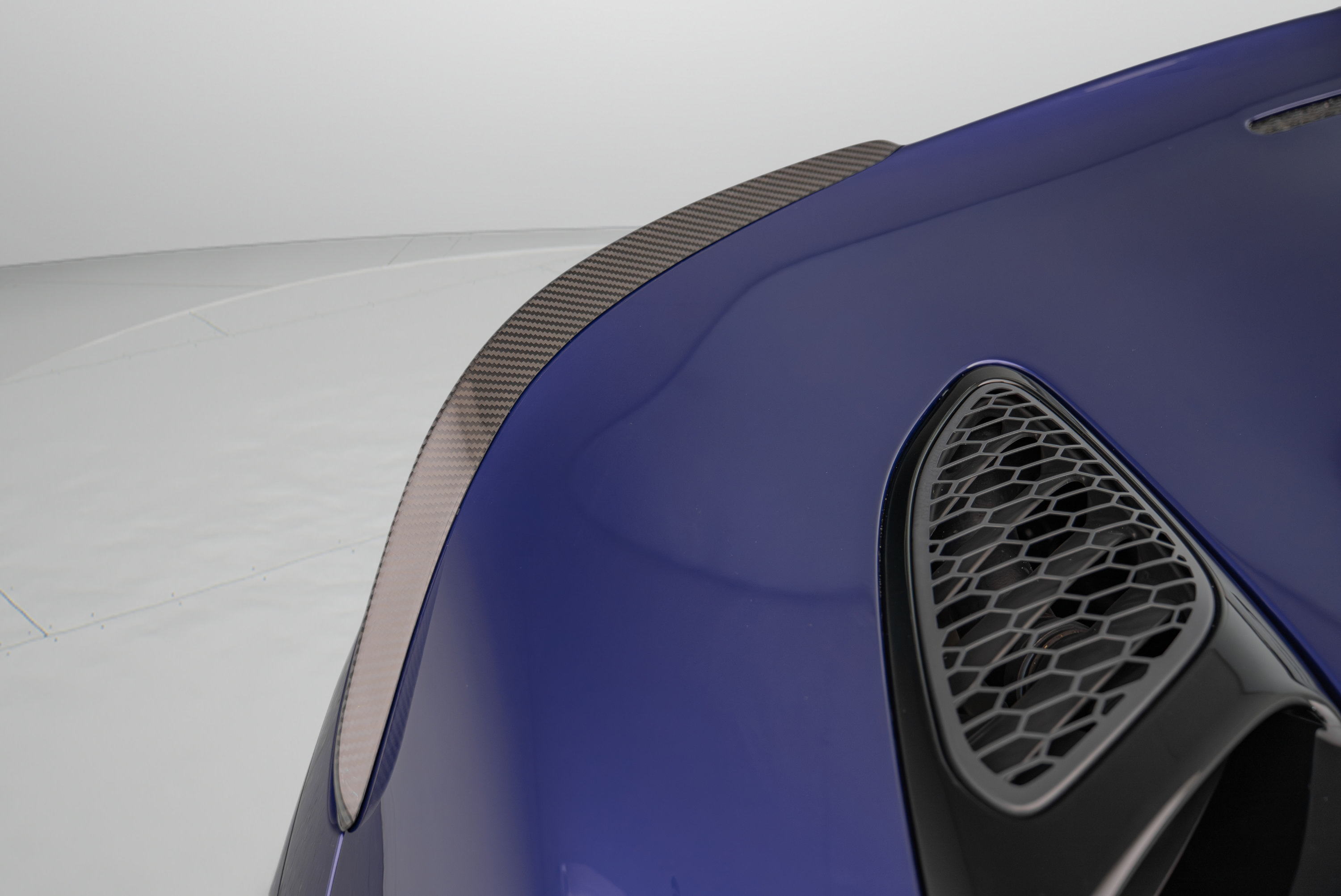 Used 2025 McLaren Artura Spider RWD image 19