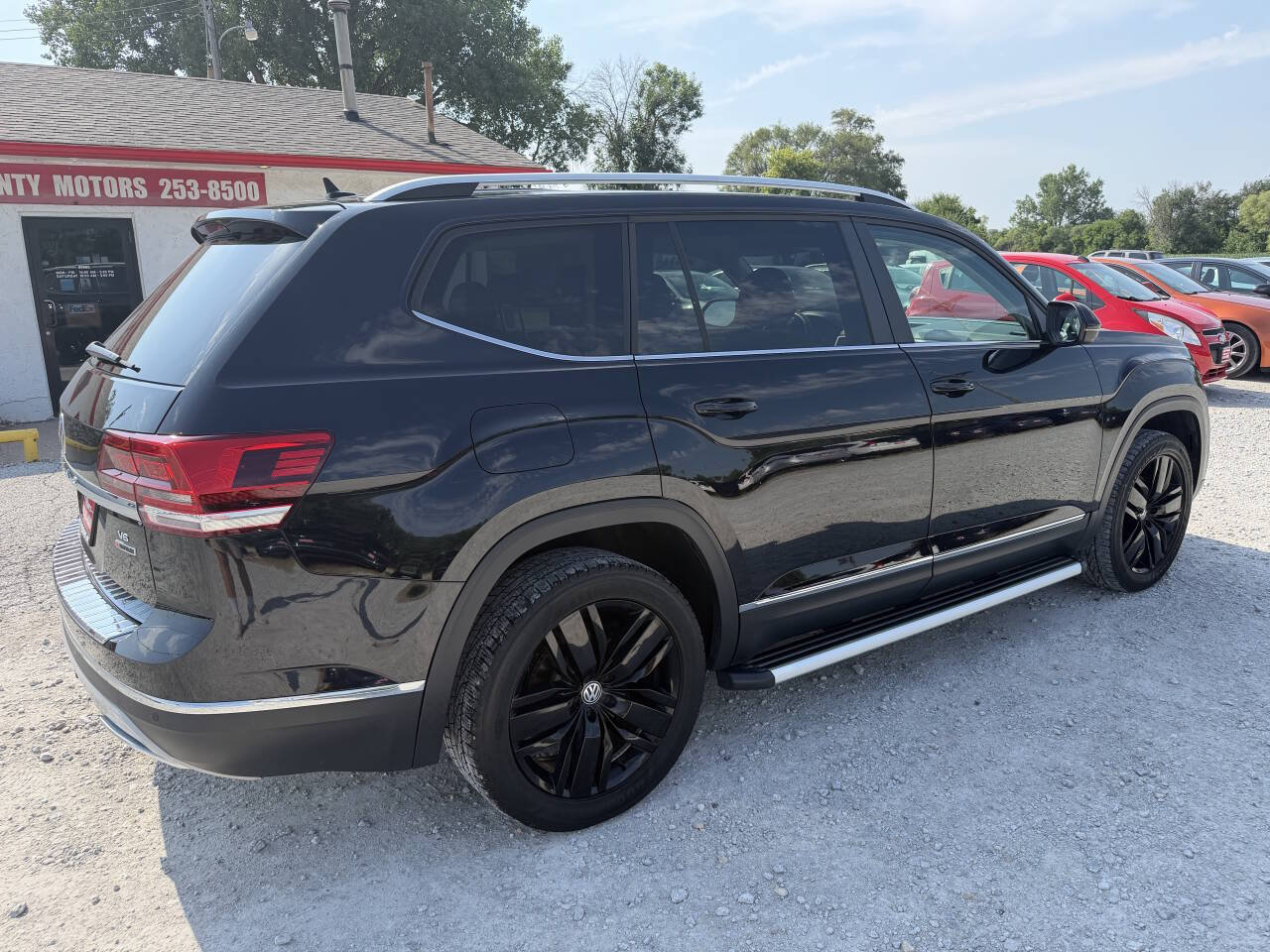 Used 2018 Volkswagen Atlas SEL AWD/4WD image 3
