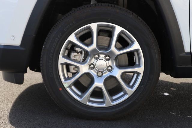 New 2024 Jeep Compass Latitude w/ Sun and Sound Group image 6