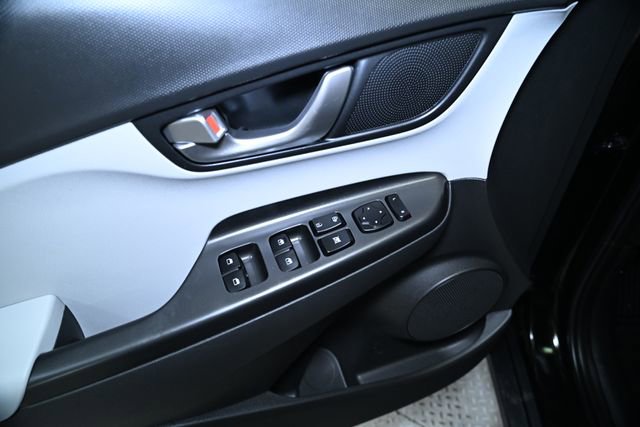 Used 2023 Hyundai Kona SE w/ Cargo Package image 26