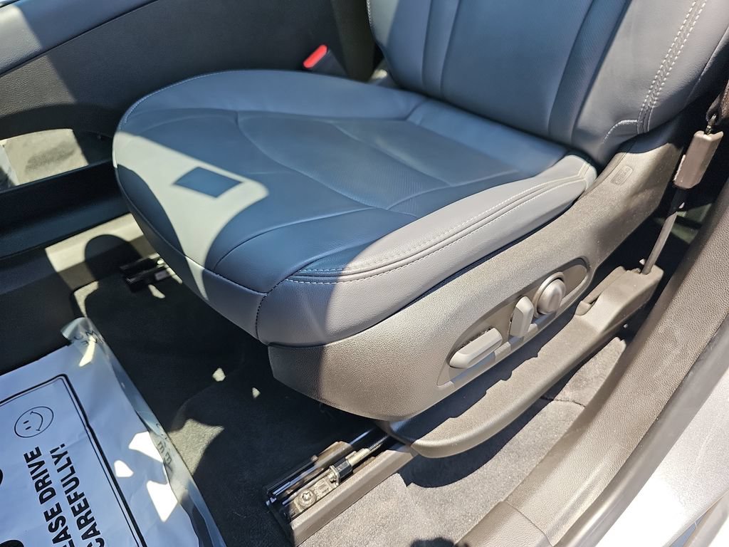 Used 2023 Buick Enclave Essence w/ Experience Buick Package FWD image 28