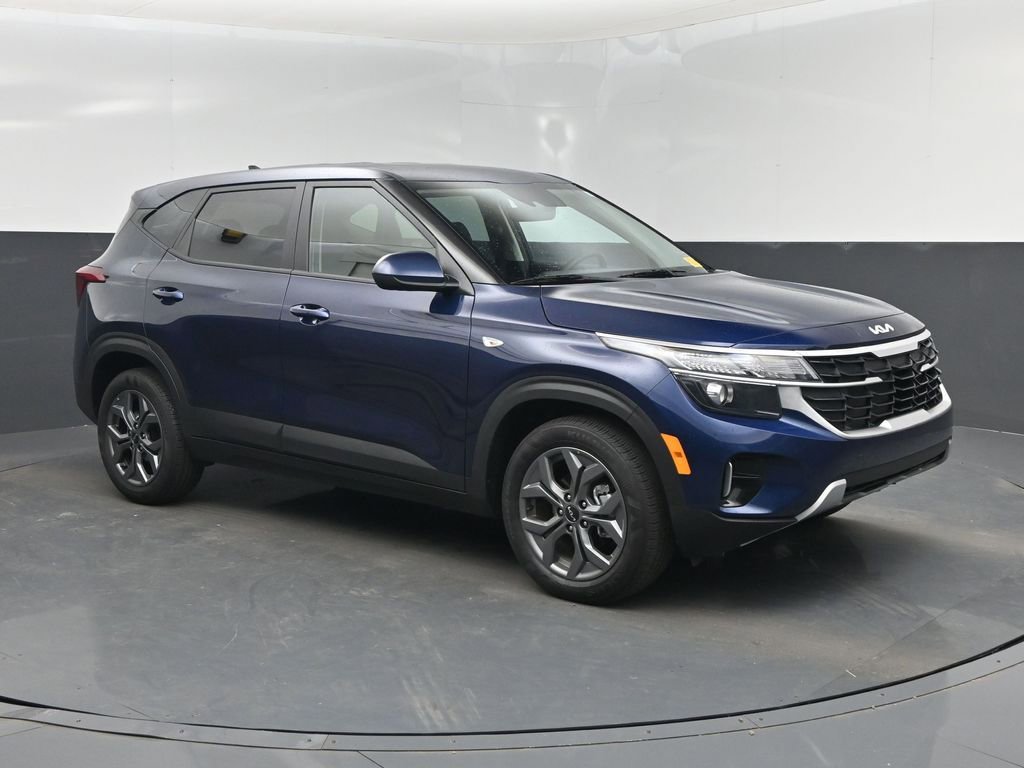 Certified 2026 Kia Seltos LX FWD image 1