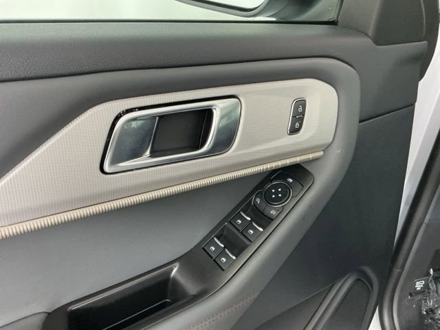 Used 2026 Ford Explorer Active w/ Active Comfort Package image 14