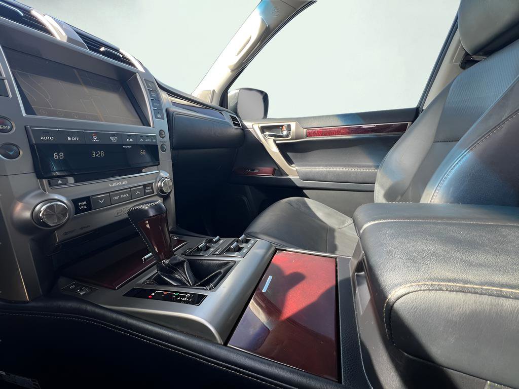 Used 2017 Lexus GX 460 Luxury image 57