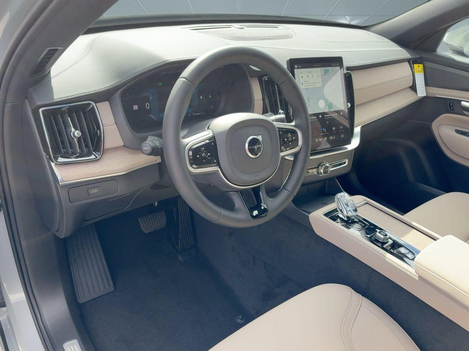 Certified 2026 Volvo XC90 B6 Plus w/ Protection Package AWD/4WD image 4