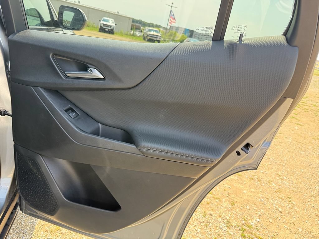 Used 2025 Chevrolet Equinox LT FWD image 40