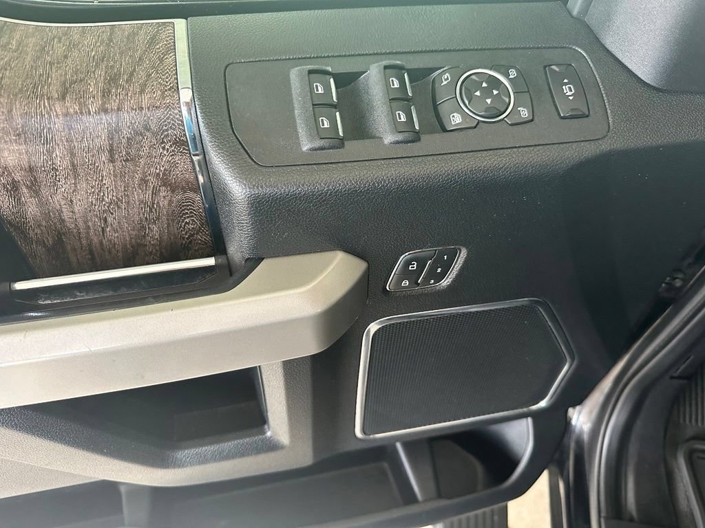 Used 2019 Ford F250 Lariat w/ Lariat Ultimate Package AWD/4WD image 13
