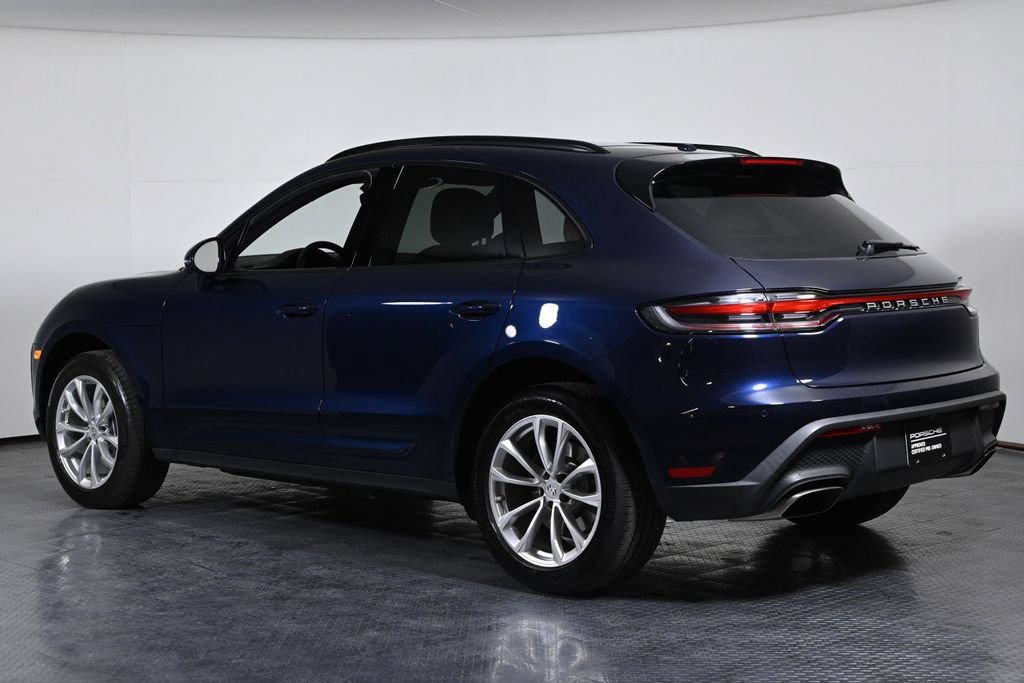 Used 2023 Porsche Macan AWD/4WD image 3