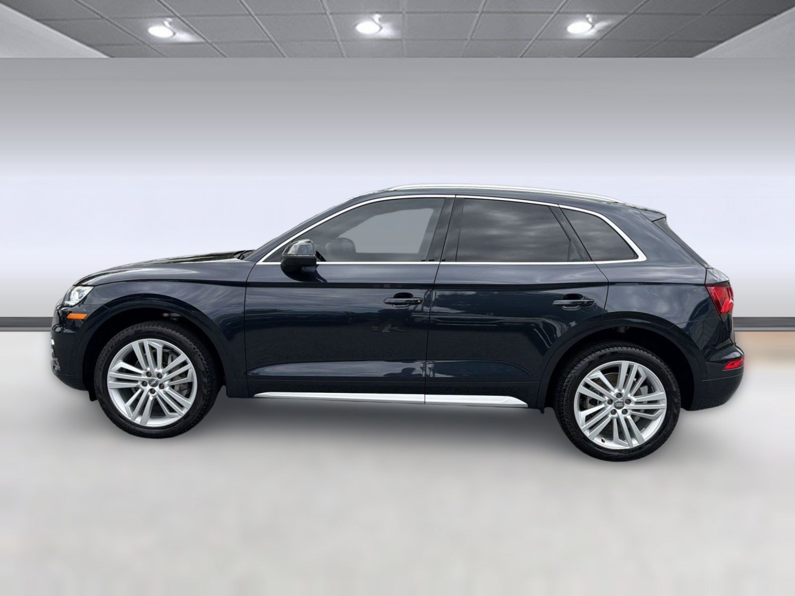 Used 2019 Audi Q5 Prestige w/ Prestige Package AWD/4WD image 2
