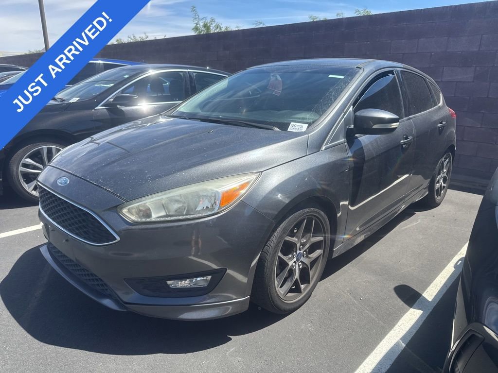 Used 2016 Ford Focus SE w/ SE Sport Package FWD image 1