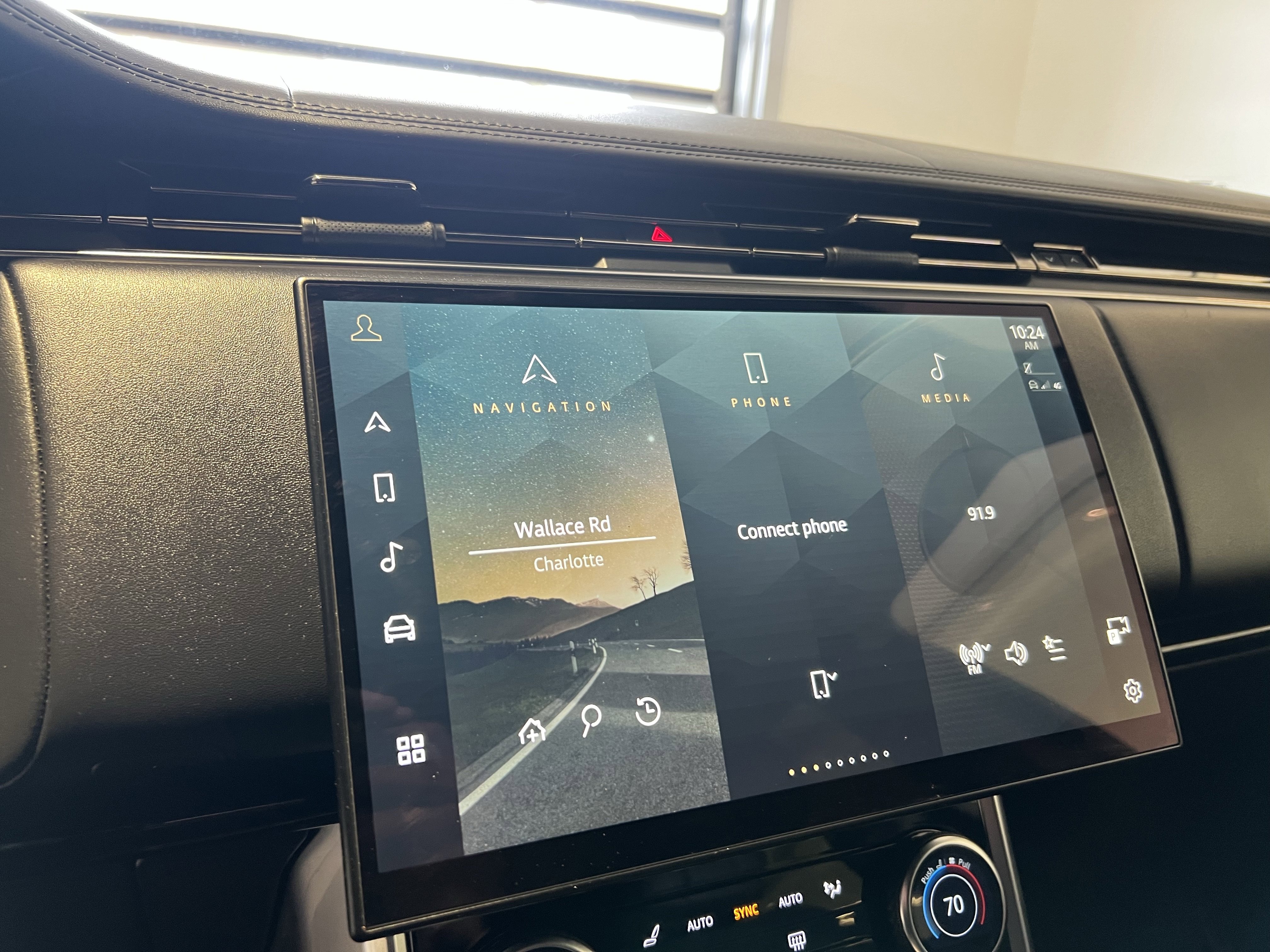 Used 2023 Land Rover Range Rover SE image 24