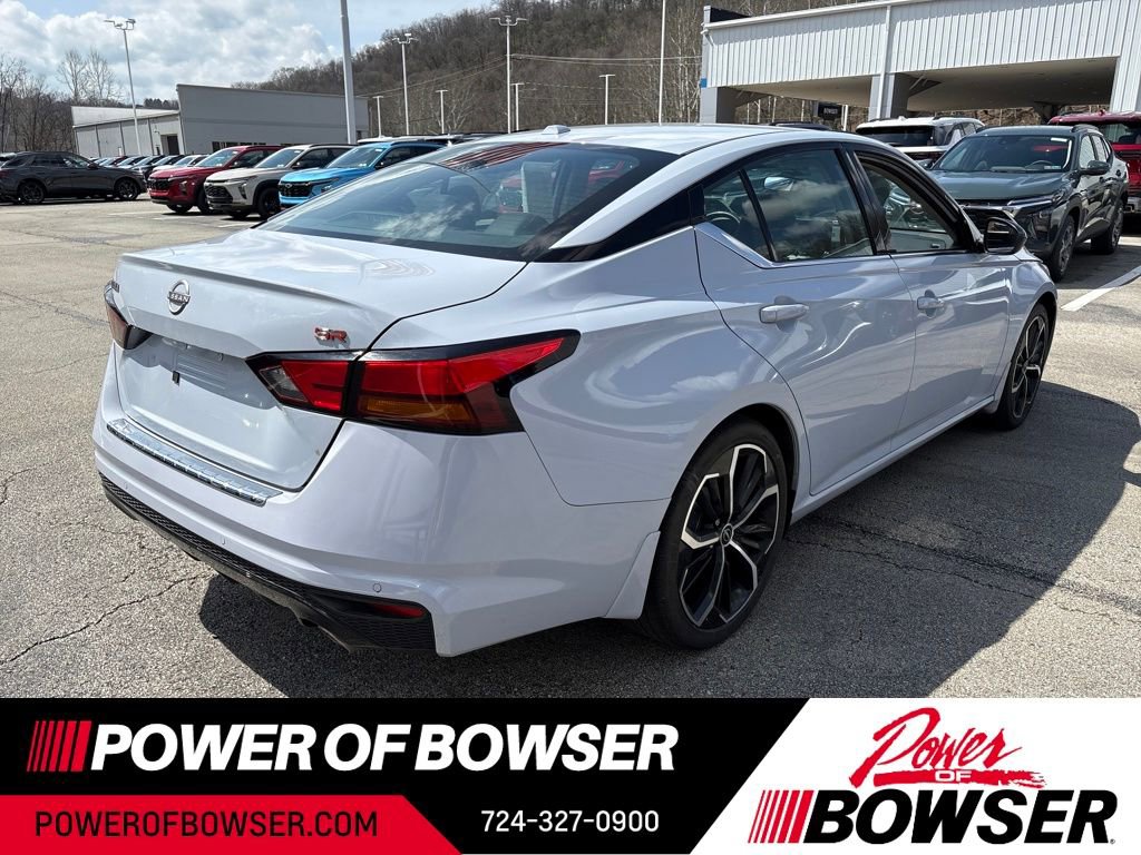 Used 2023 Nissan Altima 2.5 SR w/ SR Premium Package image 5