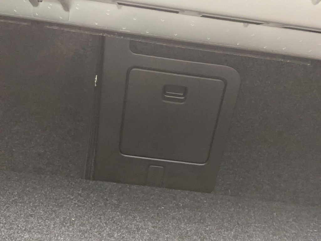 Certified 2025 Volvo S60 B5 Plus image 29