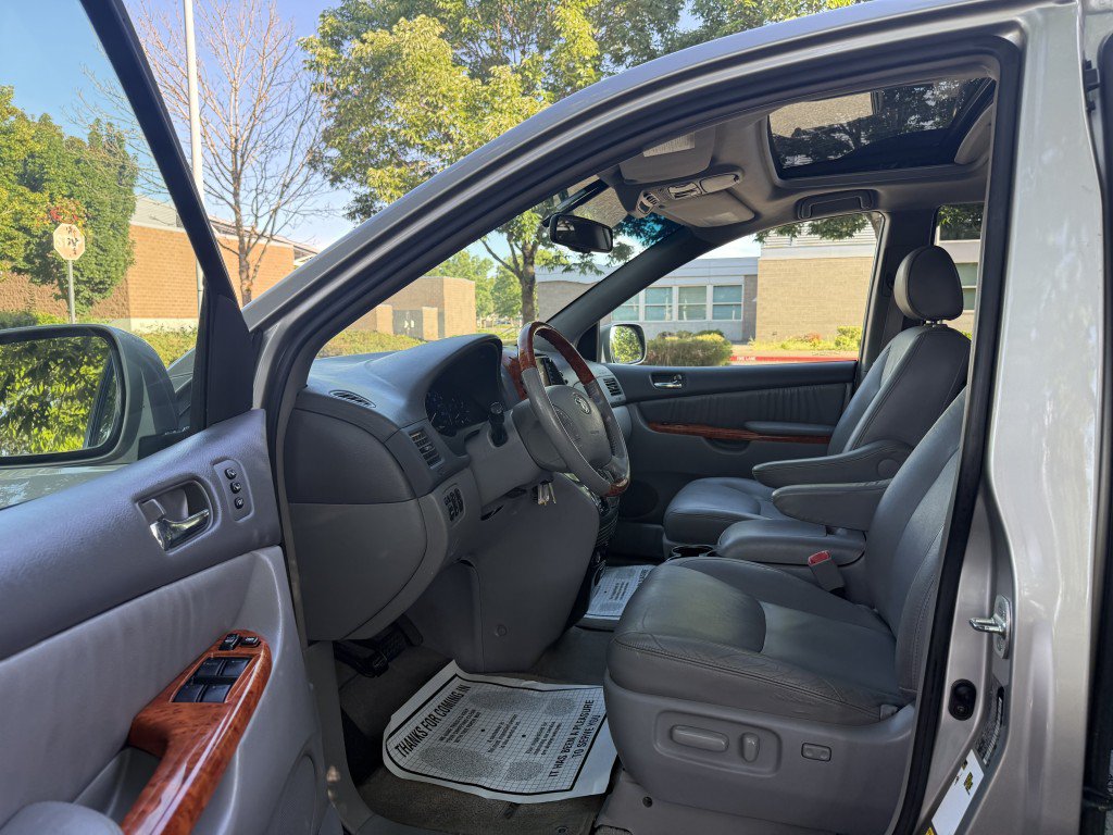 Used 2008 Toyota Sienna XLE AWD/4WD image 13