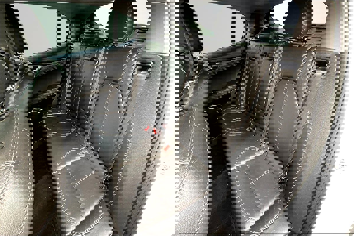 Used 2018 Alfa Romeo Stelvio AWD image 25