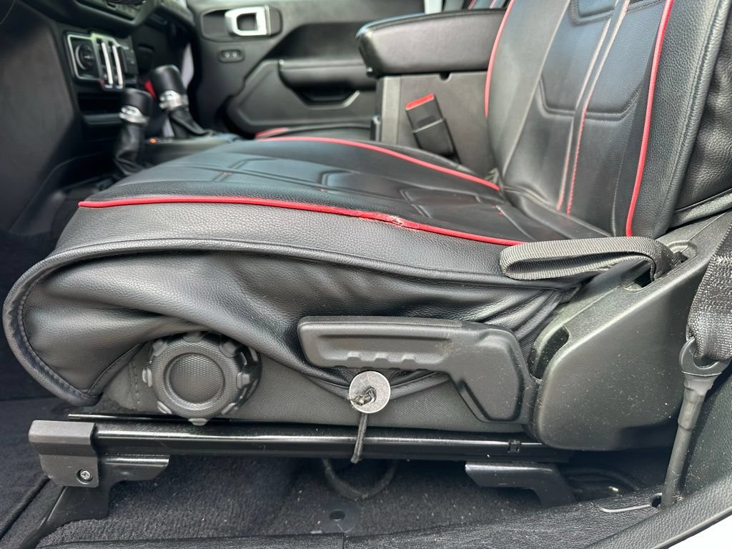 Used 2021 Jeep Wrangler Sport AWD/4WD image 12