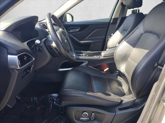 Used 2019 Jaguar F-PACE Prestige image 17