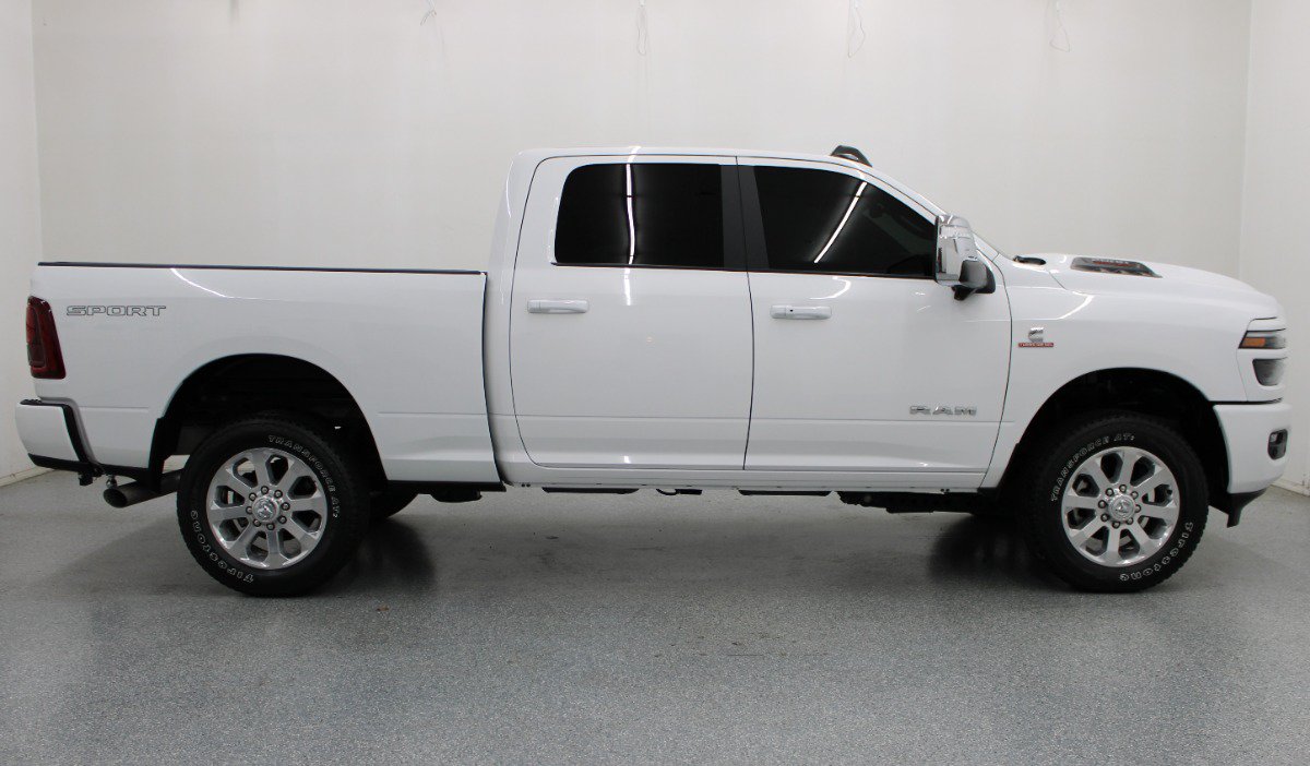 Used 2025 RAM 2500 Laramie w/ Sport Appearance Package AWD/4WD image 2